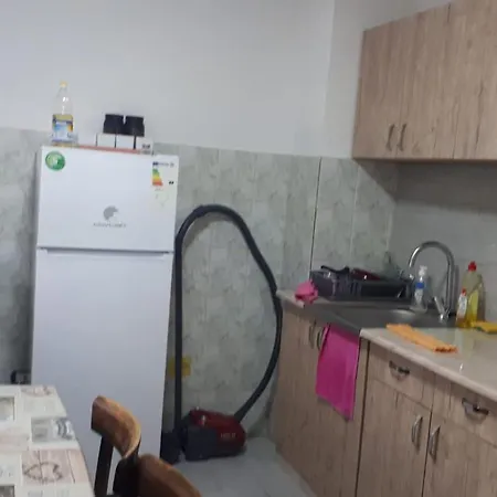 Апартаменти Makedonyada Kiralik Ev Ve Arac Hizmeti Ile Birlikte Скоп'є