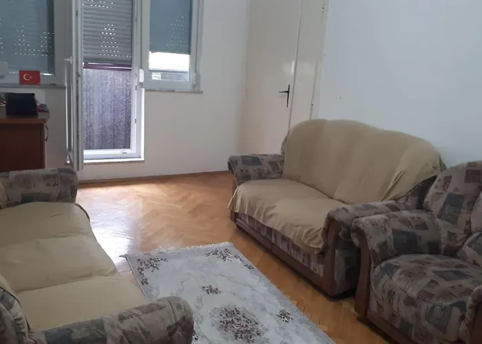 Makedonyada Kiralik Ev Ve Arac Hizmeti Ile Birlikte Apartment